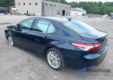 2020 Toyota Camry Xle Hybrid z USA, uszkodzony, nr VIN 4T1F31AK7LU521801